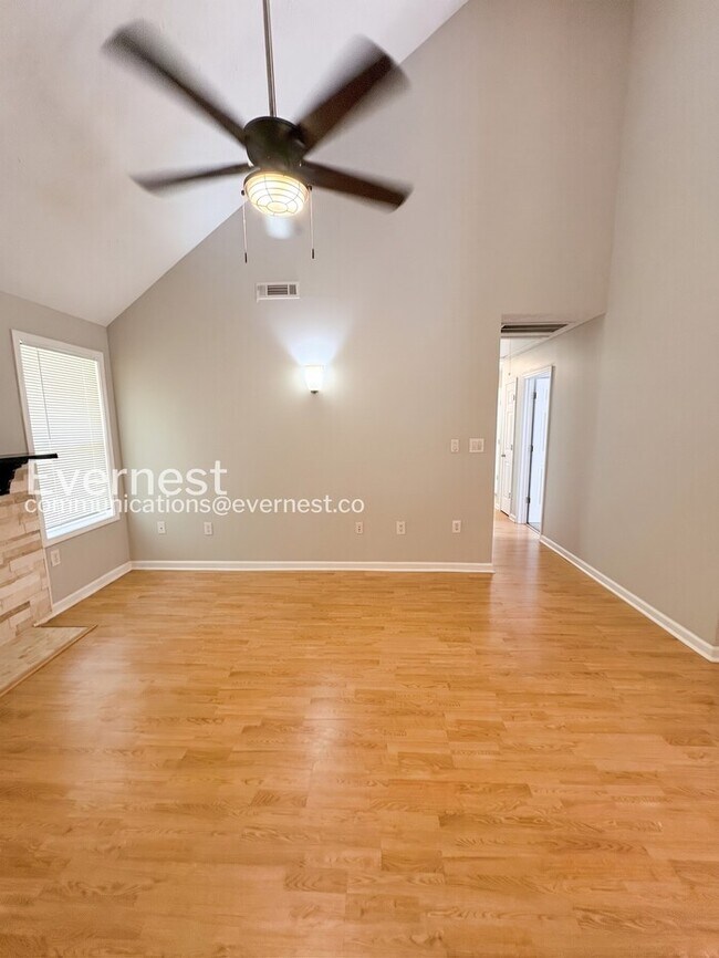 Photo - 228 Nina Cir