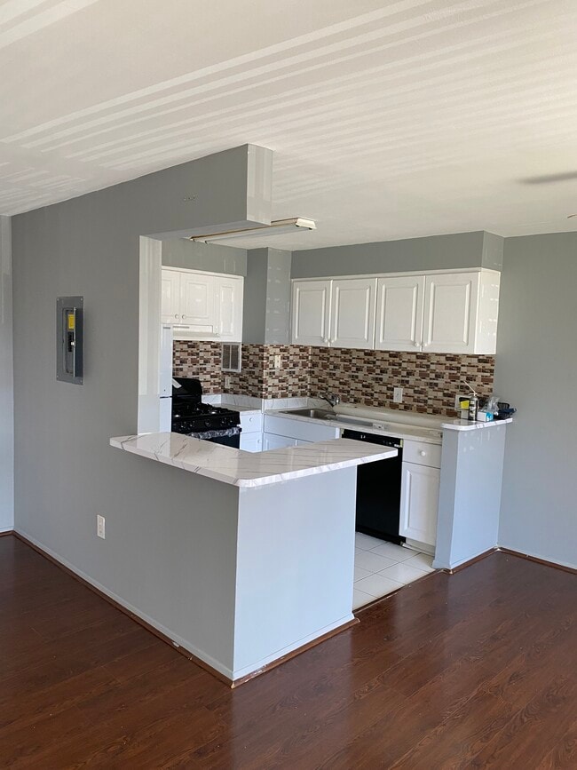 Photo - 16 S Van Dorn St