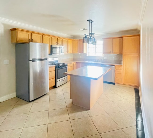 Building Photo - 8531 Dinkins St Rental