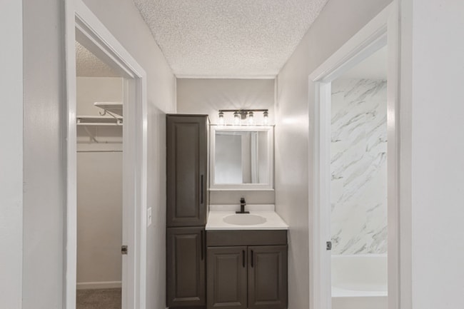 Photo - 150 Pine Cone Trail