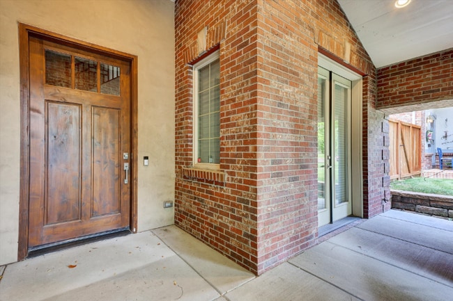 Photo - 595 S Corona St