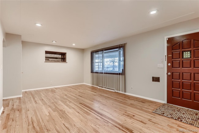 Photo - 6470 Olive St