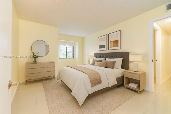 Photo - 10001 W Atlantic Blvd Unidad 120