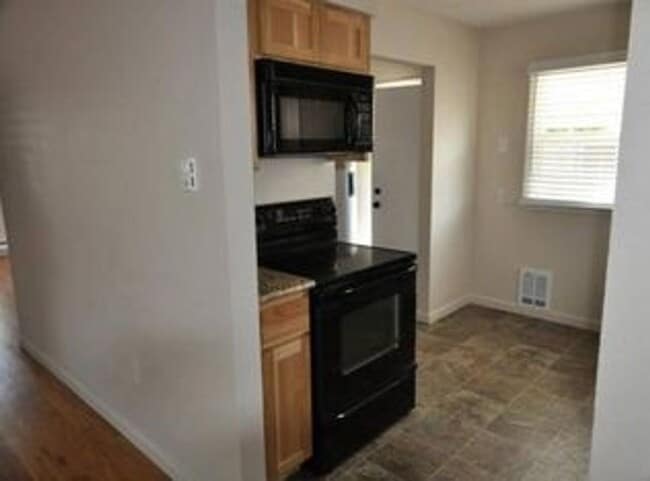 Photo - Great updated 2 bed 1 bath, 2 car garage