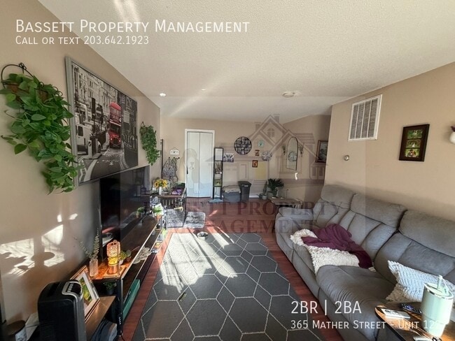 Photo - 365 Mather St