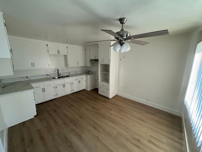 Photo - 9842 Ramona St