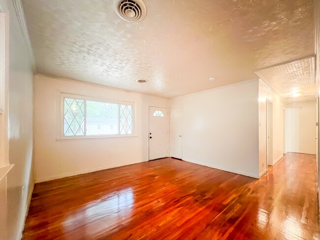Photo - 2303 Maclin Cir