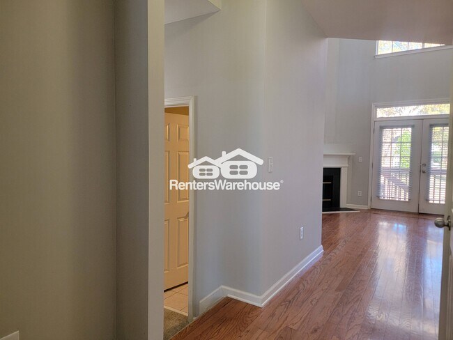 Photo - 52 Glenn St SE