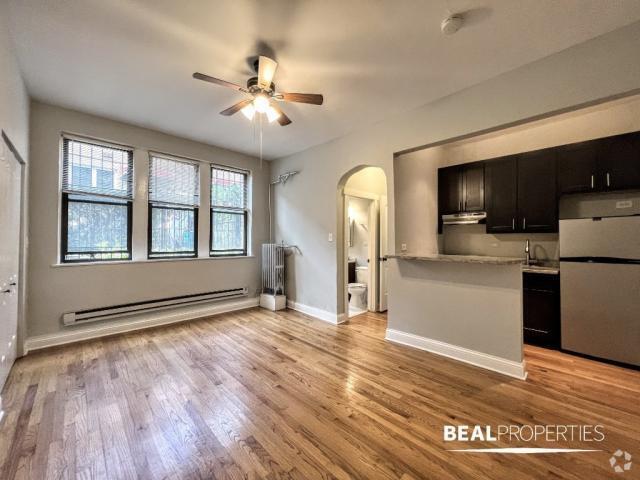 Building Photo - 1 bedroom in CHICAGO IL 60640 Unit 107 Rental