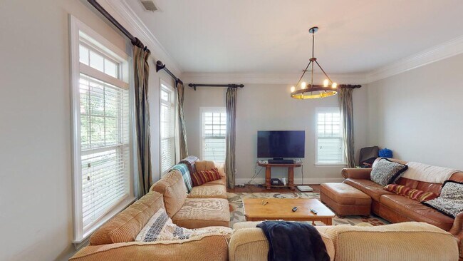 Photo - 1737 Lela Avenue