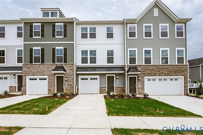Building Photo - 8753 Whitman Dr Rental