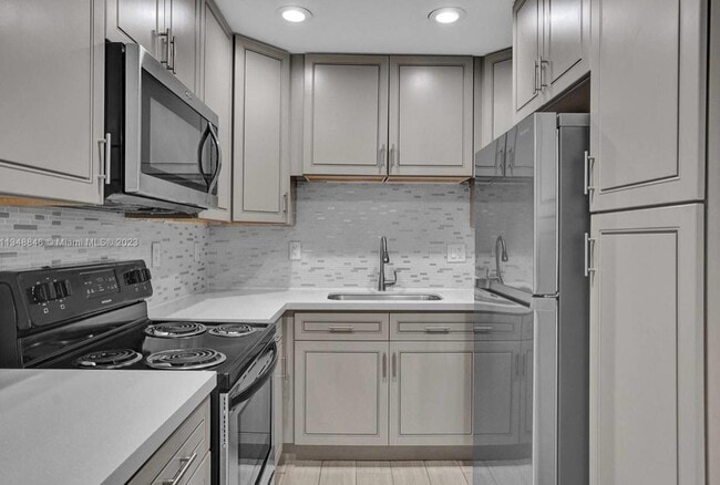 Photo - 930 N 14th Ct Unit Apt 12