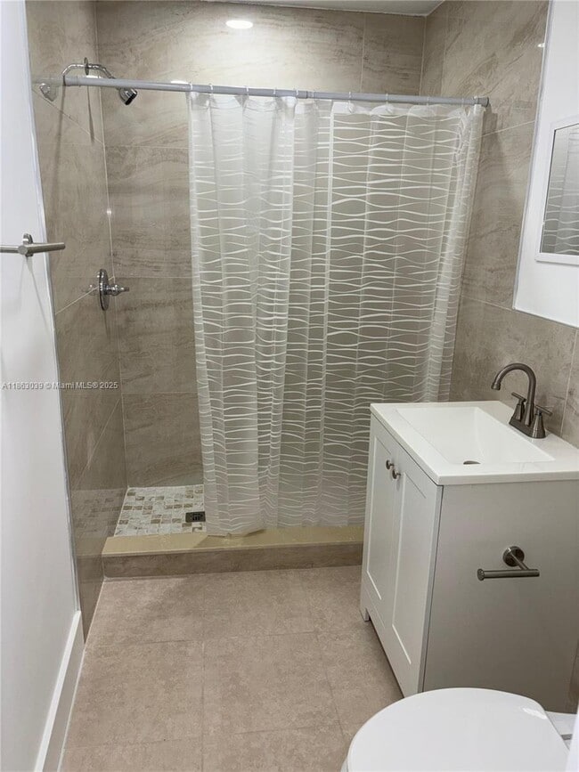 Photo - 645 NW 7th Ave Unit Studio -1