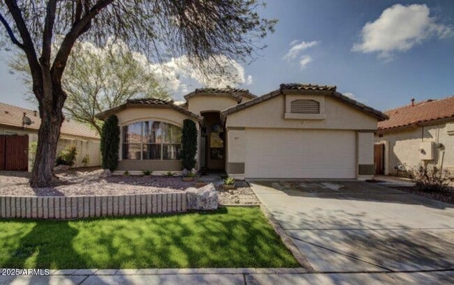 Building Photo - 12817 W Alvarado Rd Rental