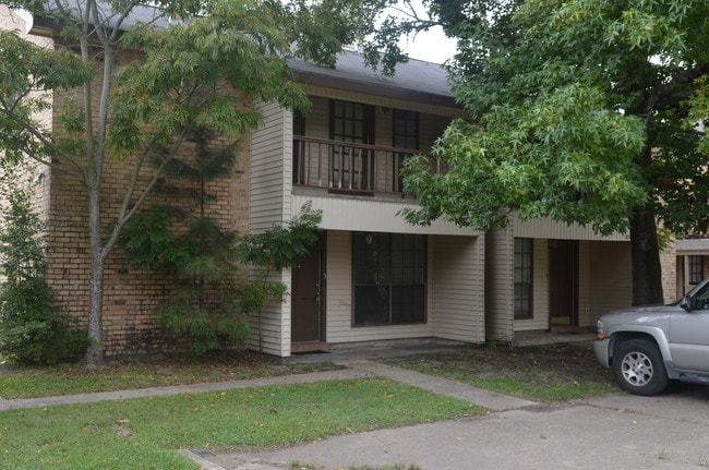 Photo - 3535 Yorkfield Dr