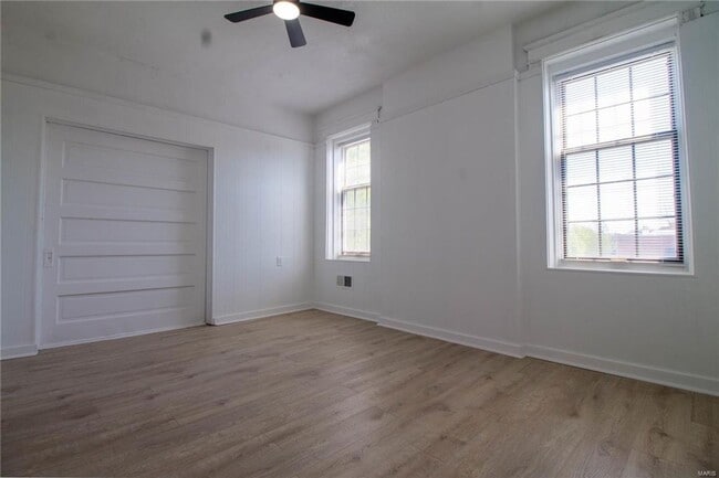 Photo - Cherokee 2214-2216 Unidad Cherokee 2214-2nd Floor