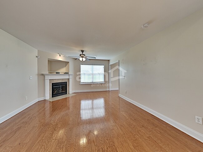 Photo - 2101 Briarhill Ln