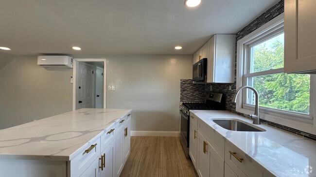 Building Photo - 44 Old Bergen Rd Unit 2 Rental