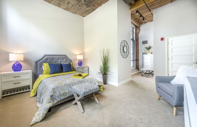 Master Bedroom Carpeted - Yarn Works