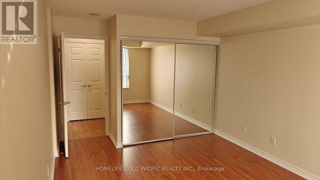 Photo - 25 Kingsbridge Garden Cir Unit 2122