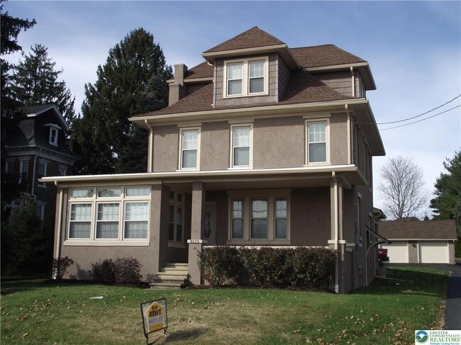 Photo - 8115 Main St