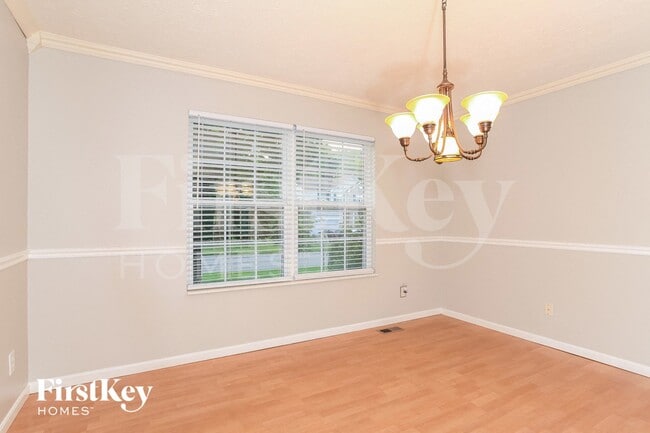 Photo - 6278 Maple Grove