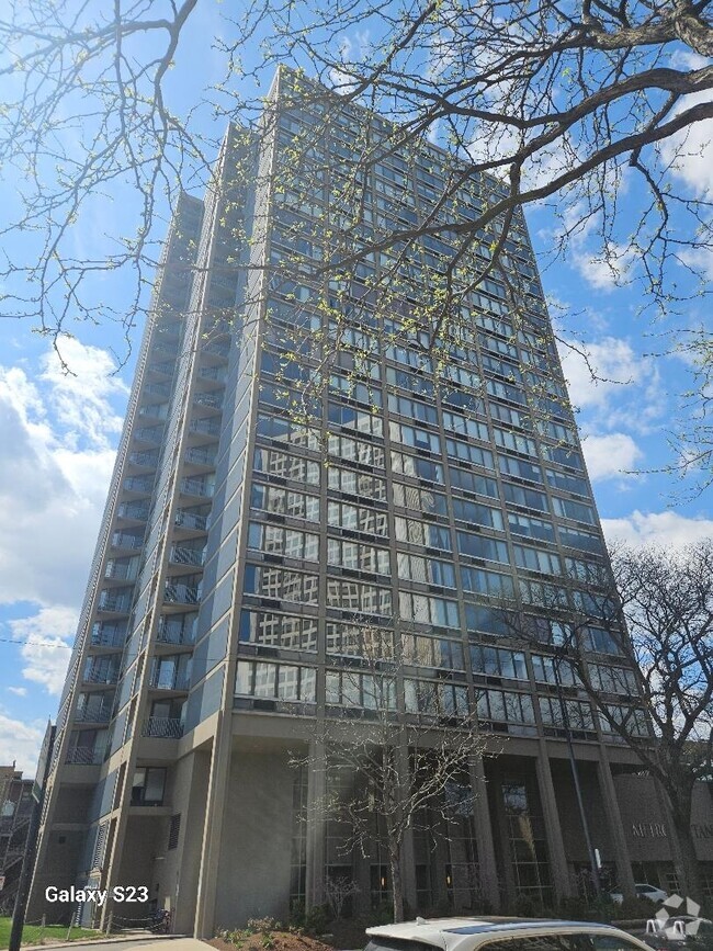 Building Photo - 5320 N Sheridan Rd Unit 1503 Rental