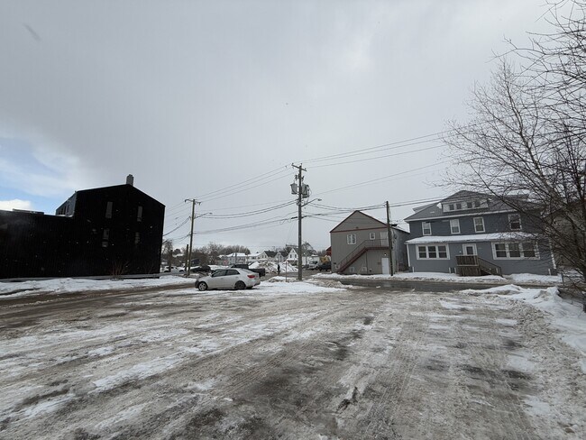 Photo - 188 Mountain Rd Unit Parking Spot