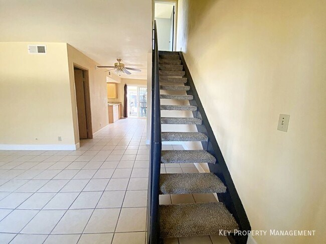 Photo - 894 Rhinegold Way