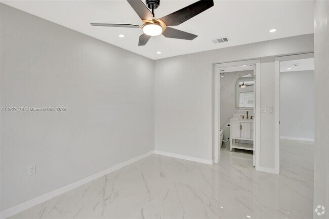 Building Photo - 3916 NW 207 St Rd Rental