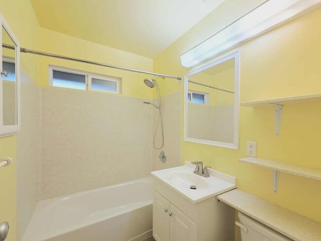 Photo - 1261/1263 Montana St. Apartamento Unidad 1261