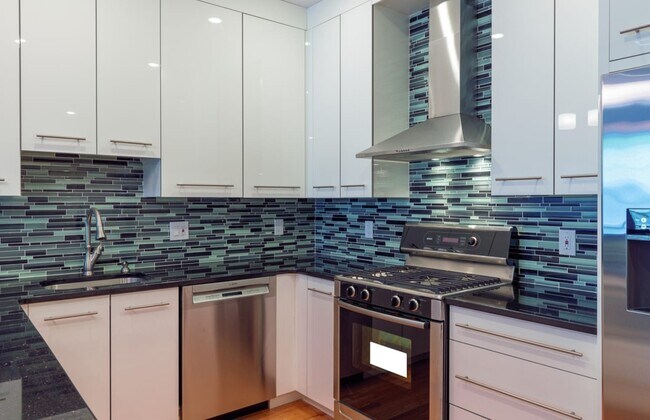 Building Photo - 88 Browne St Unit 2 Rental