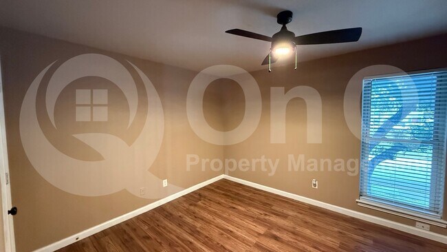 Photo - 900 S Weatherred Dr