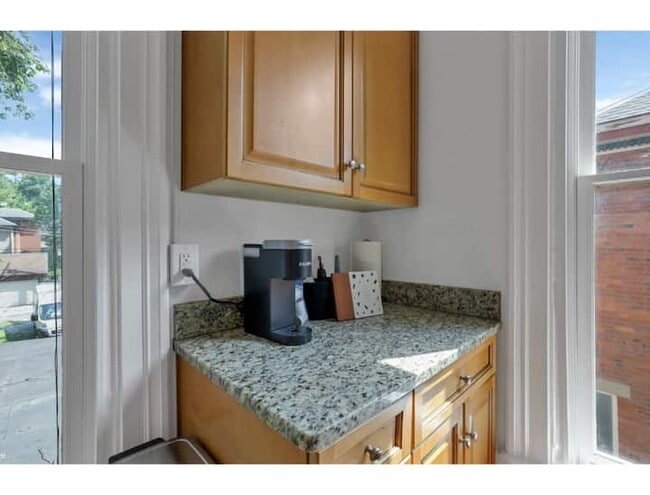 The Artist's Apt. | 2BR | Short North | +Parking