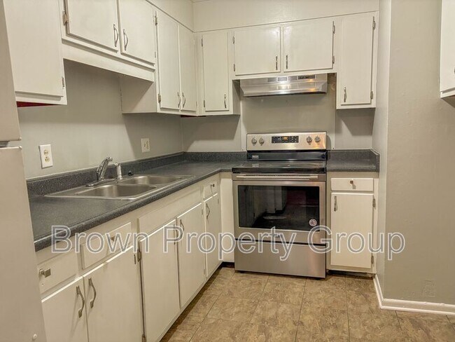 Photo - 2462 D Bragg Blvd