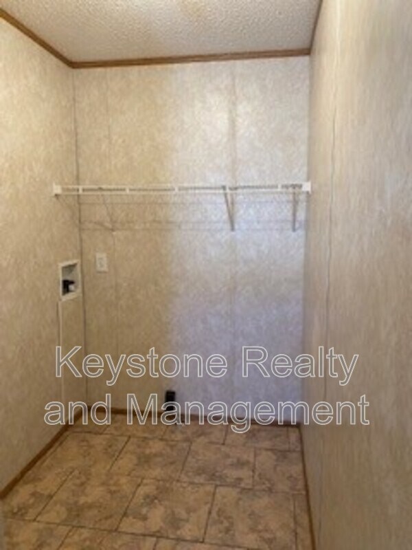 Photo - 703 Trevor Ln