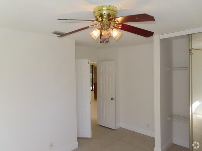 Building Photo - 2659 Carambola Cir N Unit 103 Rental