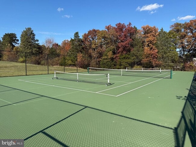 Photo - 1542 Kinnaird Terrace NE