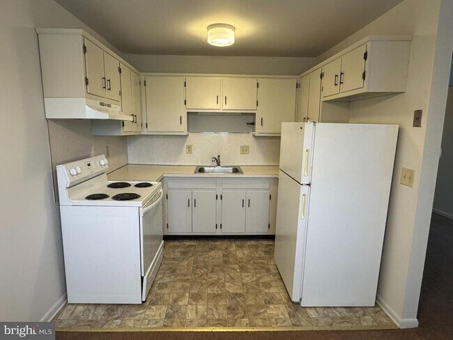 Photo - 3876 Shadywood Dr Unit 12