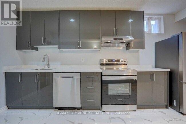 Photo - 208 Twyn Rivers Dr