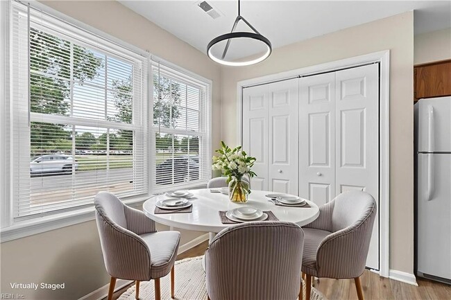 Photo - 2008 Fawnwood Common