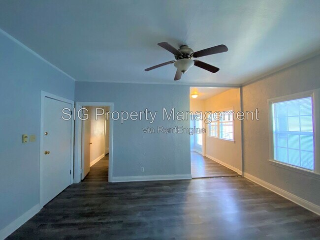 731 S Chevy Chase Dr