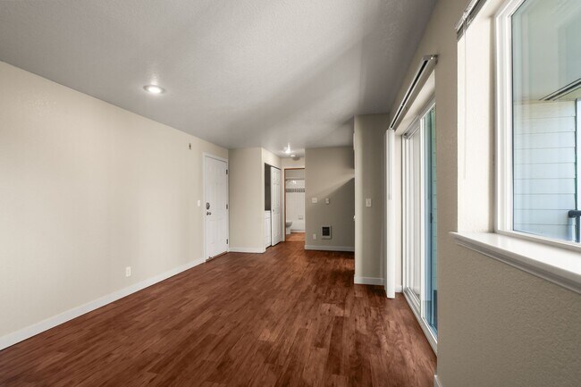 Photo - Newland Apartments