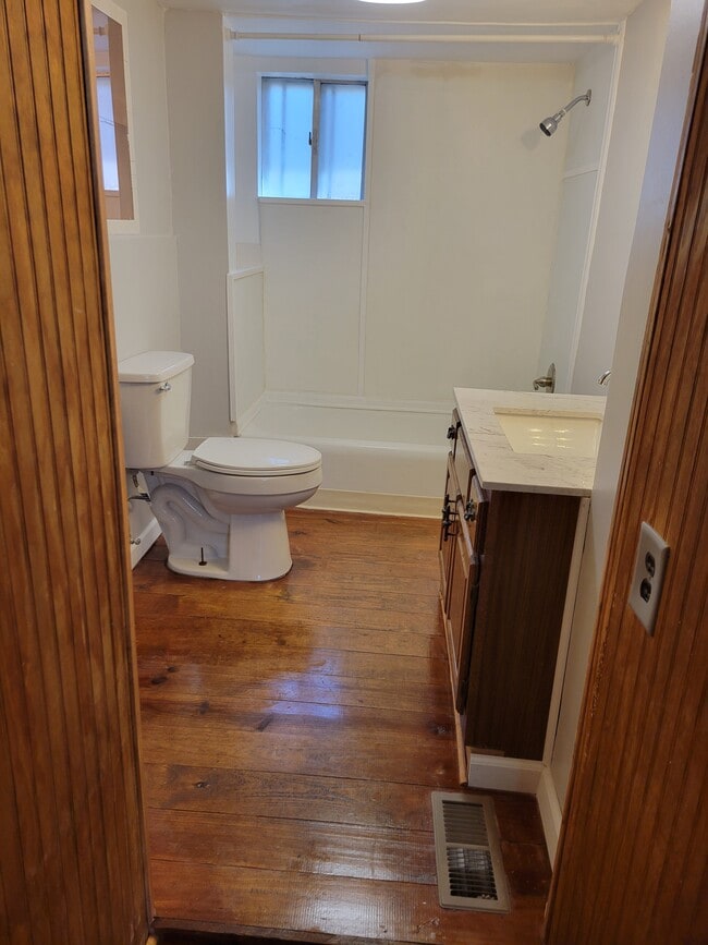 Photo - 895 W Schmitt Rd