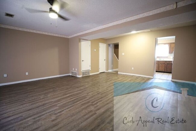 Photo - Spacious 3 bedroom, 2 bath townhouse with a garage - $850