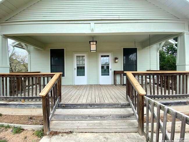 Photo - 489 Deer Creek W