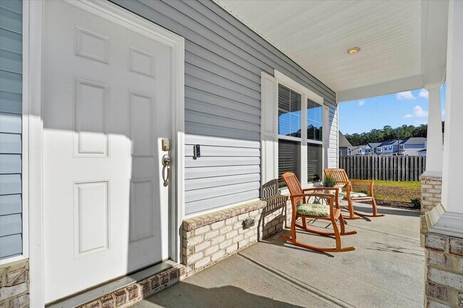 Photo - MOVE IN READY!-$500 OFF THE FIRST MONTHS RENT!-MOVE IN SPECIAL-BONUS ROOM!!