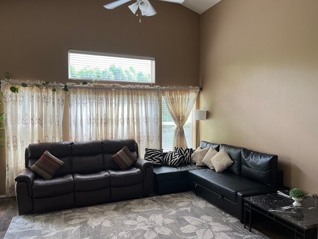 Photo - 2346 NE Ashton Way