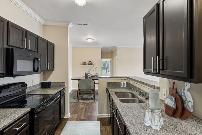 Summit - 3 Bed / 2 Bath - 1,330 Sq.Ft.
