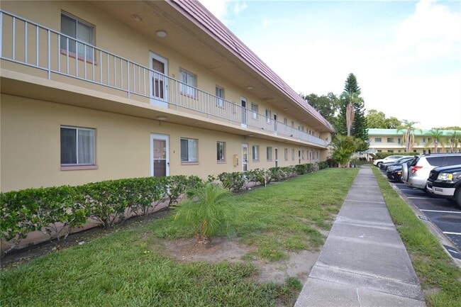 Building Photo - 2003 Greenbriar Blvd Unit 4